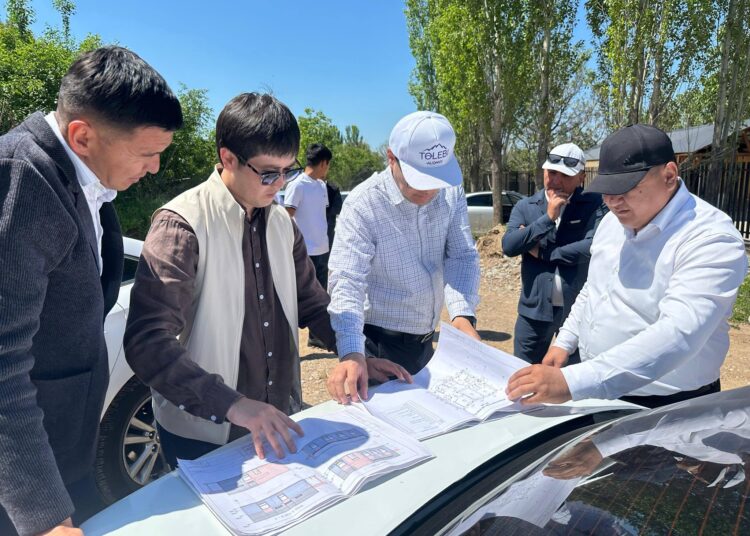 АУДАН ӘКІМІ ИНФРАҚҰРЫЛЫМ ЖӘНЕ ӘЛЕУМЕТТІК НЫСАНДАР ҚҰРЫЛЫСЫН БАҚЫЛАДЫ