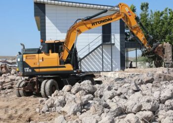 САРЫАҒАШ ҚАЛАСЫНДАҒЫ ОРТАЛЫҚ СТАДИОНҒА КҮРДЕЛІ ЖӨНДЕУ ЖҰМЫСТАРЫ ЖҮРГІЗІЛУДЕ