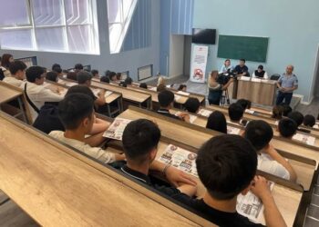 Оқу жылының соңында студенттерге есірткінің заңсыз айналымына қатысудың құқықтық салдары туралы ескертілді