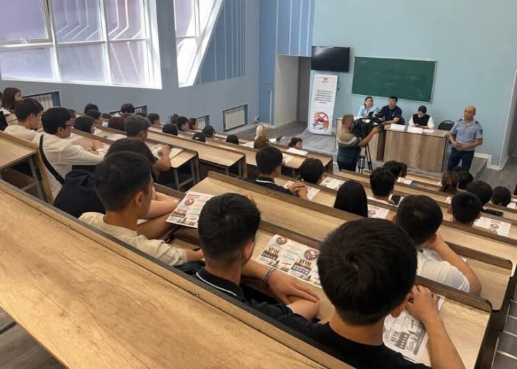 Оқу жылының соңында студенттерге есірткінің заңсыз айналымына қатысудың құқықтық салдары туралы ескертілді