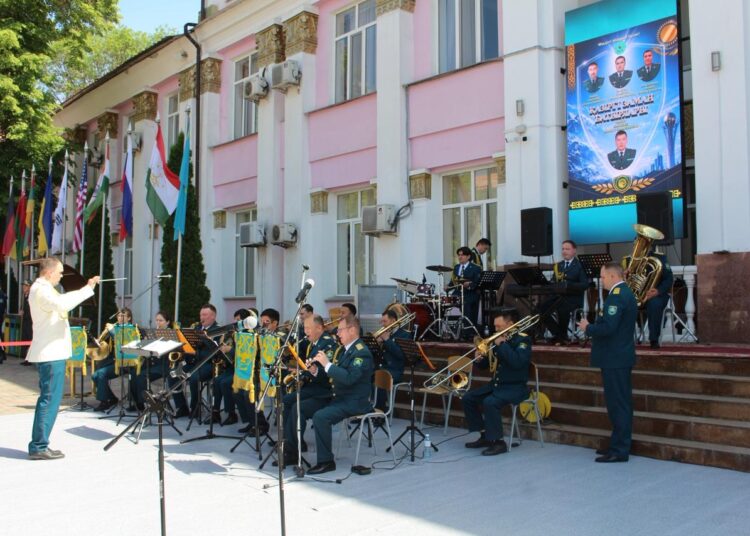 В АЛМАТЫ ПРОШЛА АКЦИЯ «ҚАЗІРГІ ЗАМАН БАТЫРЛАРЫ», ПОСВЯЩЁННАЯ ЧЕСТВОВАНИЮ ВОЕННОСЛУЖАЩИХ НАЦИОНАЛЬНОЙ ГВАРДИИ МВД РК