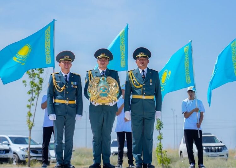 ШЫМКЕНТТЕ МЕМЛЕКЕТТІК РӘМІЗДЕР КҮНІ САЛТАНАТТЫ ТҮРДЕ АТАП ӨТІЛДІ
