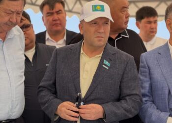 Уақытша депутаттық комиссия «Дарбаза – Мақтаарал» теміржол желісінің құрылысымен танысты