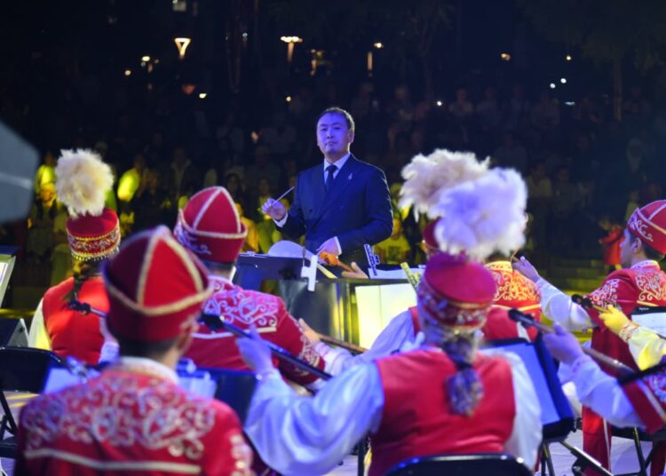Ұлттық домбыра күнінде Шымкентті әсем әуен тербеп тұрды