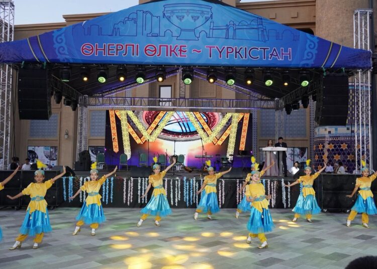 ТҮРКІСТАН: КЕЛЕС ӨНЕРПАЗДАРЫ ТҮРКІСТАН ТӨРІНДЕ ҰЛТТЫҚ МӘДЕНИЕТТІ ДӘРІПТЕДІ