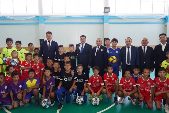 ТҮРКІСТАН ОБЛЫСЫ САУРАН АУДАНЫНДА ЖАҢА СПОРТ КЕШЕНІ ПАЙДАЛАНУҒА БЕРІЛДІ