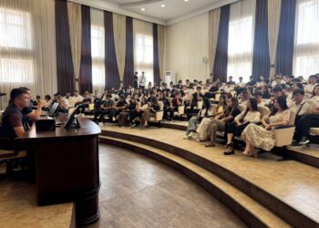 В ШЫМКЕНТЕ СТУДЕНТАМ РАССКАЗАЛИ, КАК ЗАЩИТИТЬСЯ ОТ ИНТЕРНЕТ-МОШЕННИКОВ