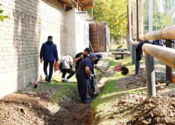 ТҮРКІСТАН: ҚАЗЫҒҰРТ АУДАНЫНДА «АСАРЛАТУ» АКЦИЯСЫНА ЕКІ МЫҢНАН АСТАМ АДАМ ҚАТЫСЫП, АРЫҚ-АТЫЗДАР ТАЗАЛАНДЫ