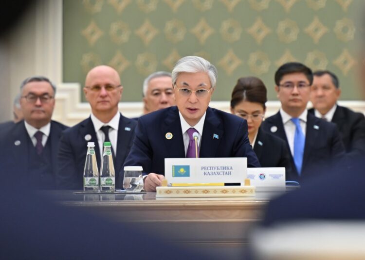 Мемлекет басшысы дүрбелеңге толы дүниеде аймақтағы бейбітшілік пен тұрақтылықты сақтау басты міндет екенін айтты