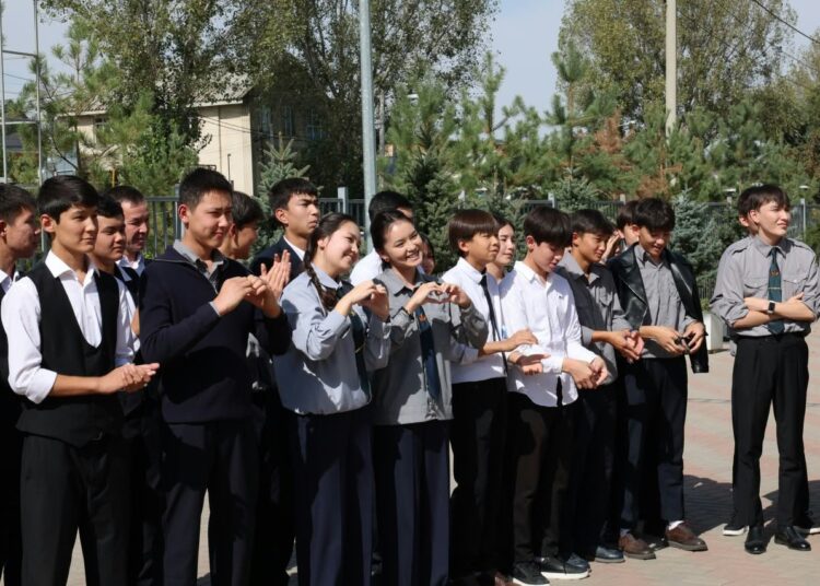 Ұлттық ұлан офицерлері алматылық оқушыларға ерлік сабағын өткізді.